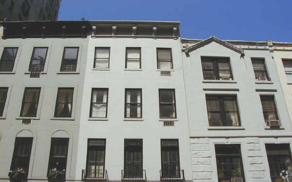 Primary Photo - 111 E 81st St