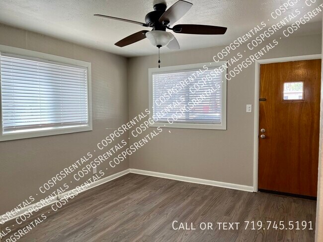 Building Photo - For Rent - 2 Bedroom 1 Bathroom - Oversize...