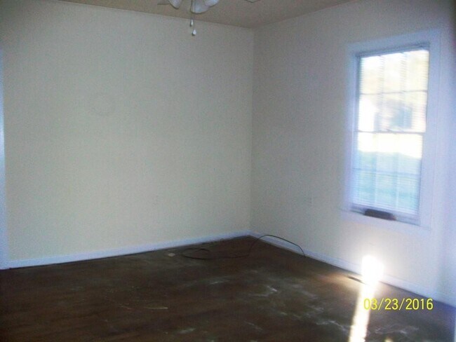 Building Photo - 214 Wesleyan Dr