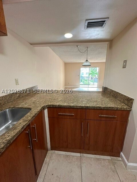Foto del edificio - 14250 SW 62nd St