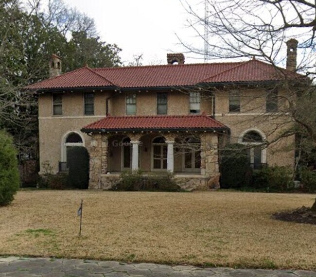 Front of apartment complex - 1857 S Hull St