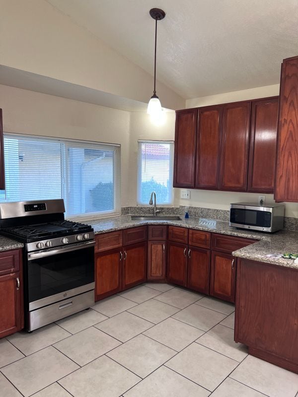 Building Photo - 13201 Lakota Dr