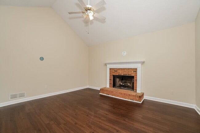 Building Photo - 83 Seals Dr