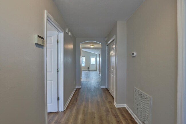 Foto del edificio - 2732 Oakleigh Ct