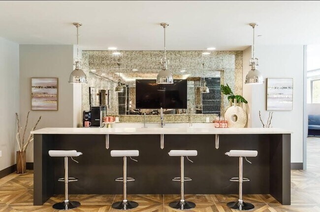 Foto del edificio - 24 University Pl Blvd