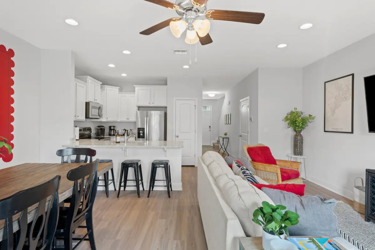 Fully furnished, tons of natural light - 1884 Pointe Dr