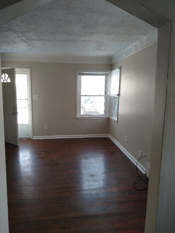 Foto del edificio - 13972 Marshall Ave