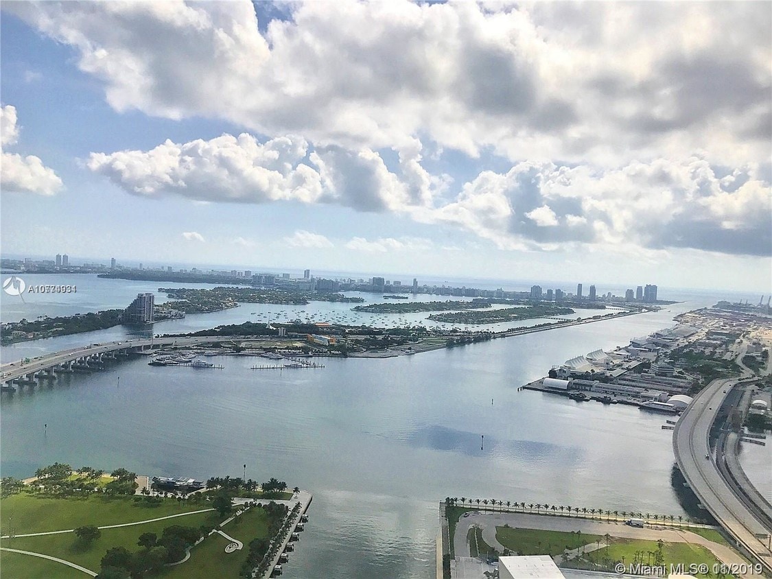 Primary Photo - 888 Biscayne Blvd