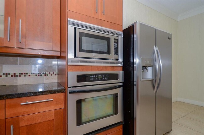 Building Photo - 1493 Silverado Dr