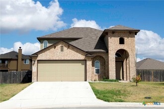 Building Photo - 864 Foxfire Dr