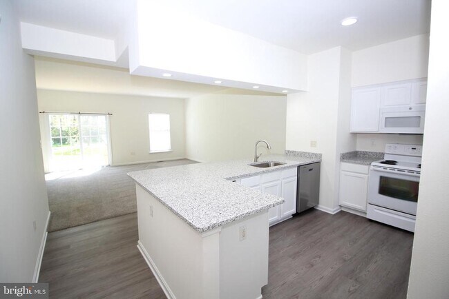 Foto del edificio - 132 Bay Hill Ln