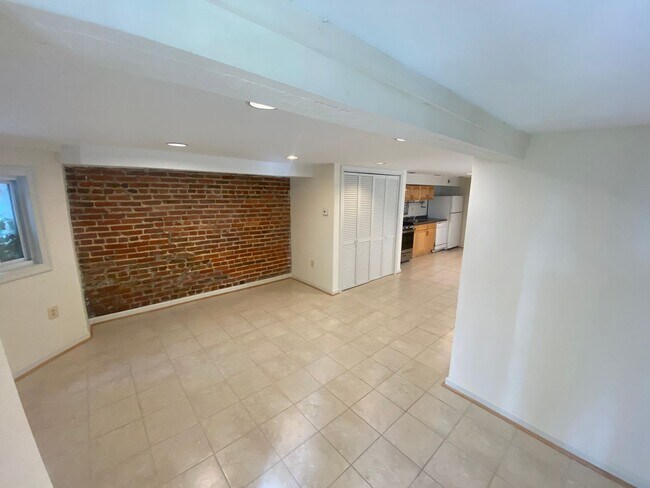 Foto del edificio - 3157 18th St NW
