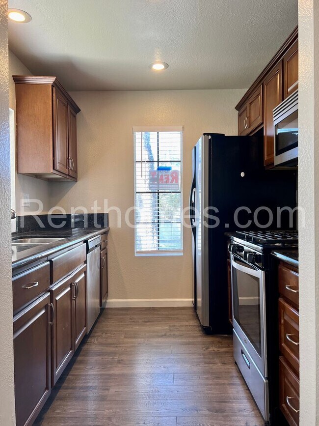 Building Photo - Mira Mesa, 8545 Summerdale Rd #225, Granit...