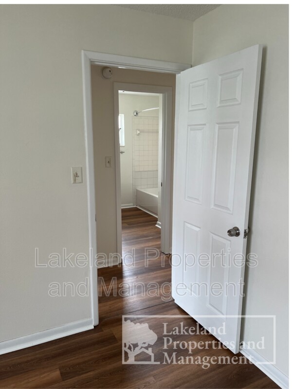 Building Photo - 5812 Charlton Dr