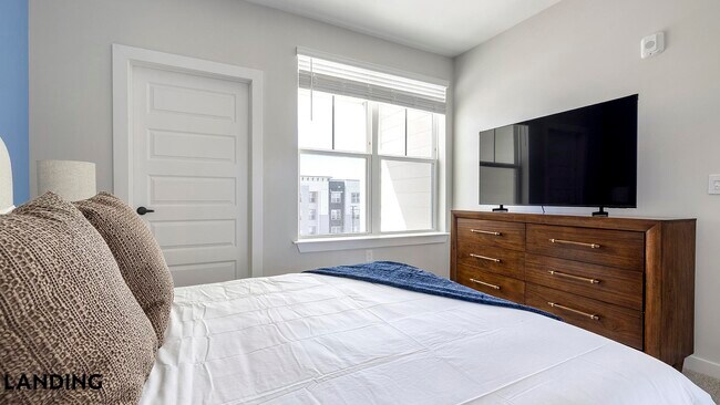 Building Photo - 1270 Hillcrest Dr