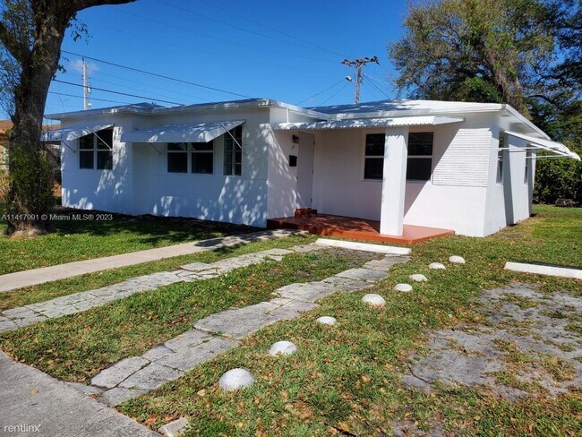 Building Photo - 5 br, 2 bath House - 132 NW 8th Ave