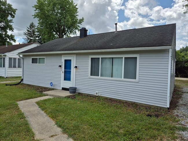 Building Photo - 1213 Lawrence Ave