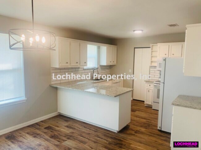 Building Photo - 130 Willow Ridge Cir