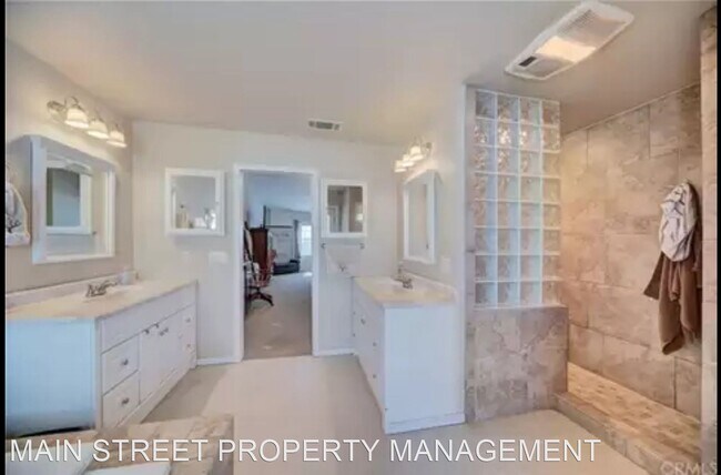 Foto del edificio - 6 br, 5 bath House - 24450 Malaga Rd