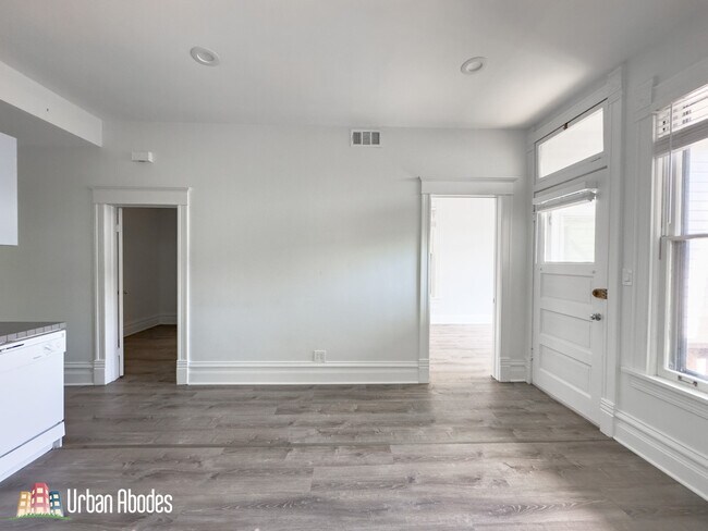 Building Photo - 2703 N Magnolia Ave