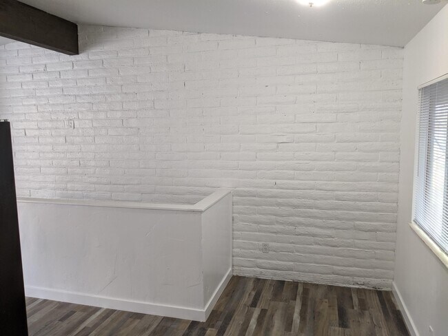 Building Photo - 540 E 600 S