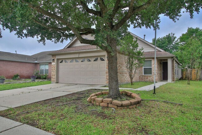 Building Photo - 3BR Home in Legends Run with Community Poo...