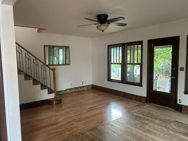Building Photo - 214 Burnham Dr
