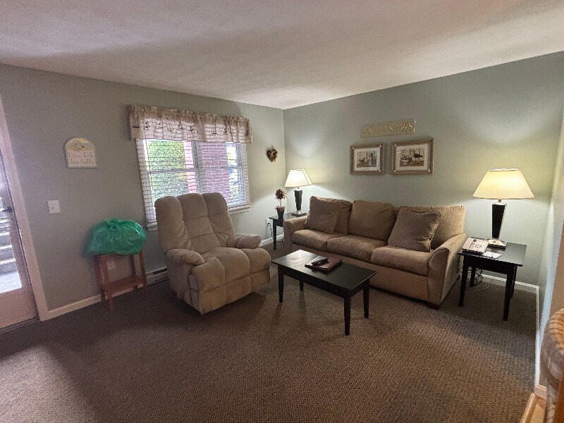 Foto principal - 1351 Post Rd