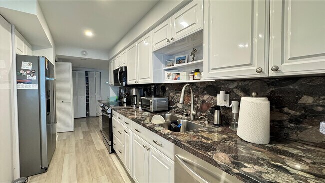 Foto del edificio - 5100 N Ocean Blvd