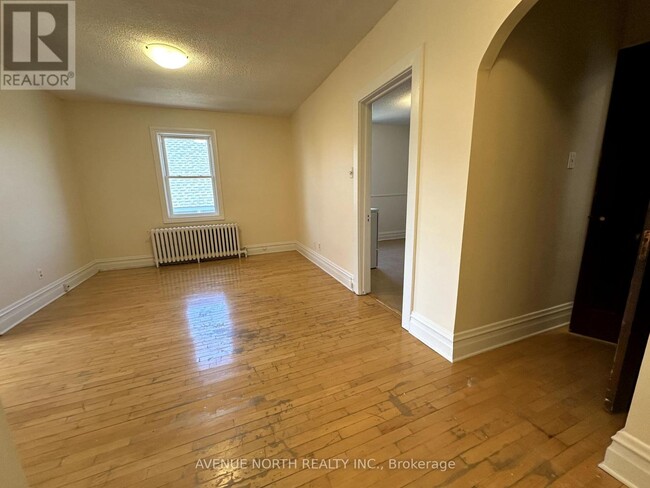 Building Photo - 73 Poplar St
