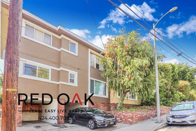Building Photo - 3401 Club Dr #9