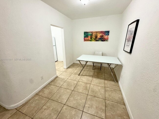 Foto del edificio - 301 NW 37th St