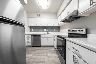 Building Photo - Peoria Grand Apartments