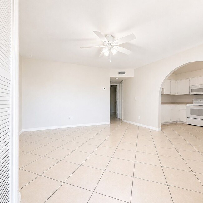 Foto del edificio - 4765 Orange Grove Blvd