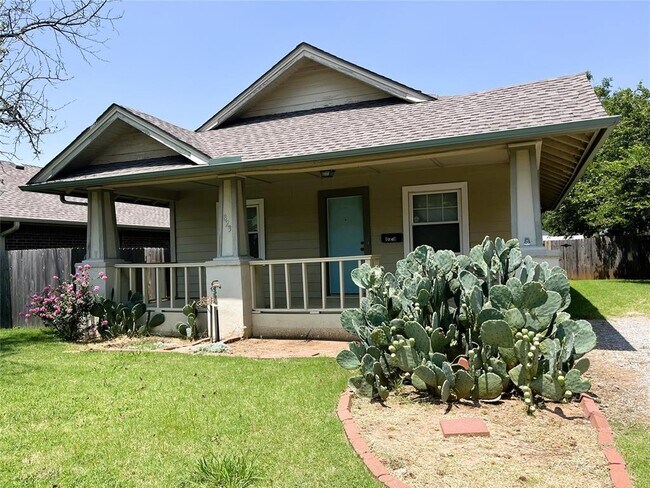 Foto del edificio - 823 NW 30th St