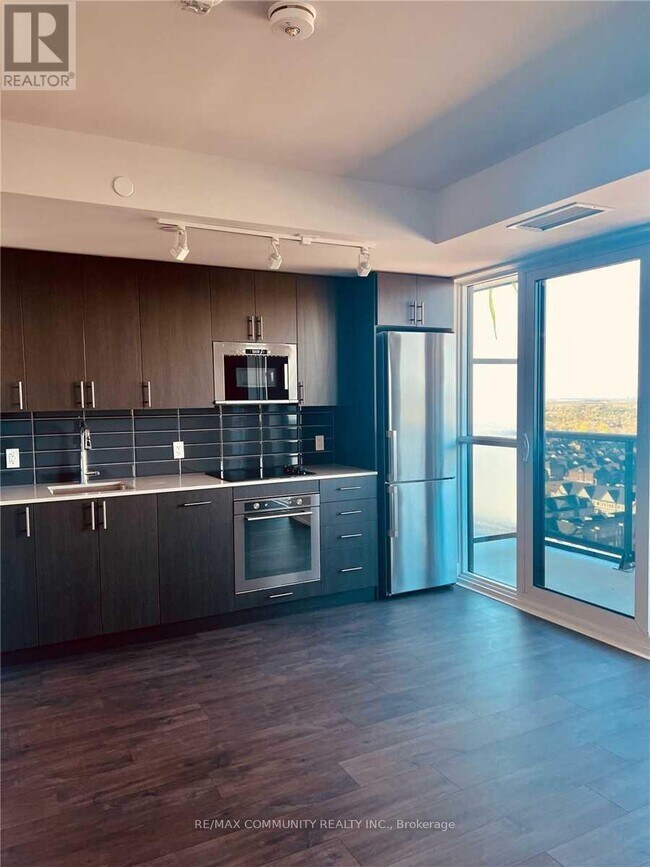 Photo du bâtiment - 2550 Simcoe St N