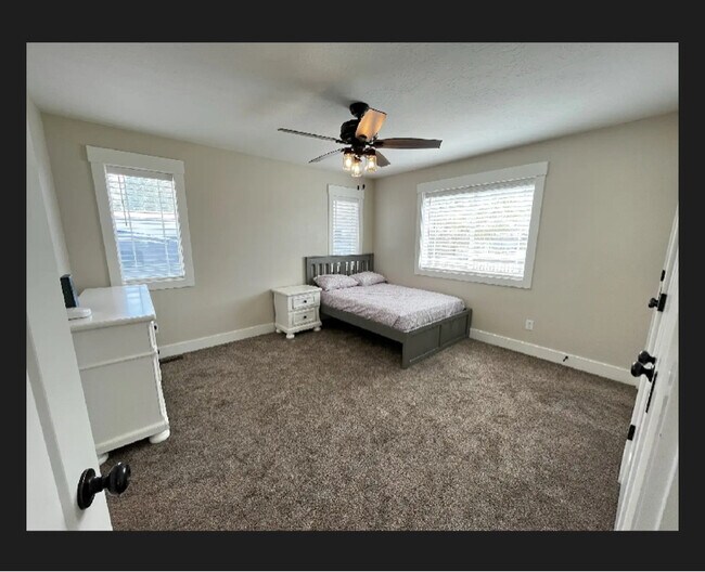 Foto del edificio - 3714 E 19th N