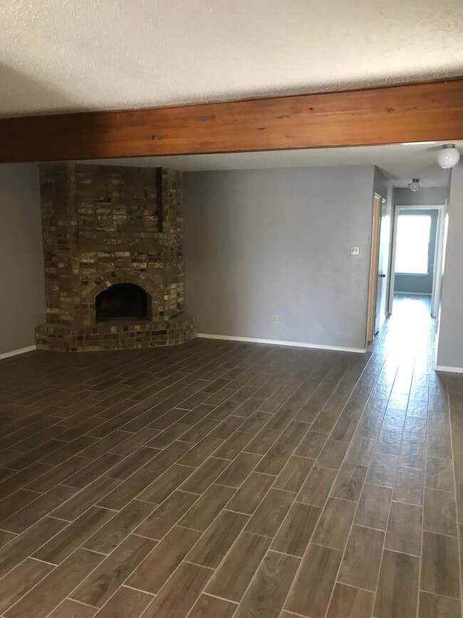 Building Photo - 4006 Peperport Dr