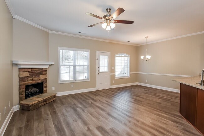 Foto del edificio - 242 Derby Ct