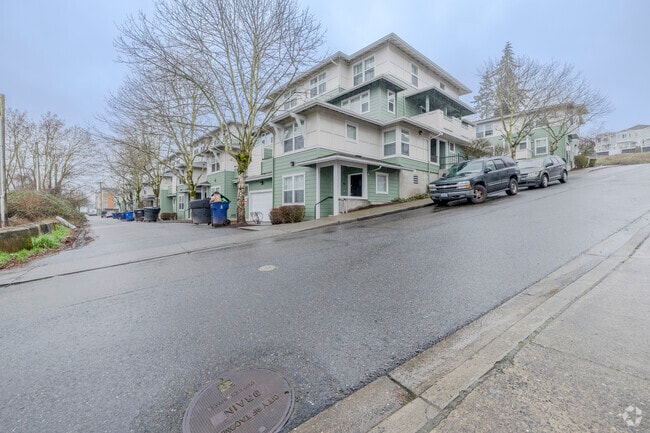 Building Photo - Eliza McCabe Townhomes