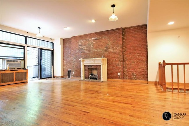 Building Photo - 8 West 76th Street