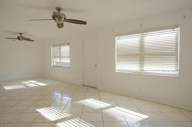 Foto del edificio - 980 Woodland Ave