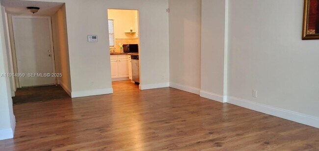 Foto del edificio - 1701 Washington St