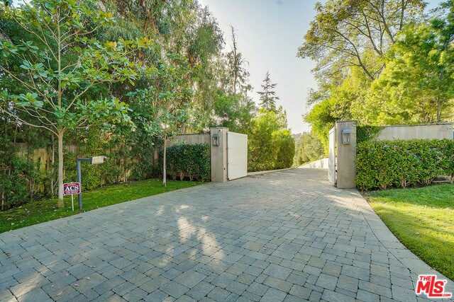Building Photo - 1145 Stradella Rd