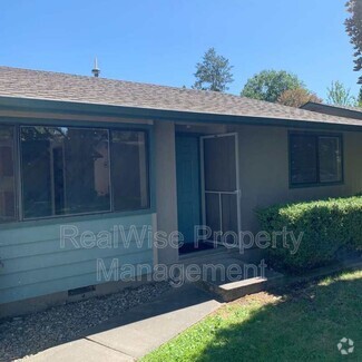 Building Photo - 247 SW Rogue River Ave