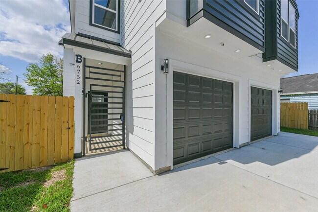 Foto del edificio - 6732 Goforth St