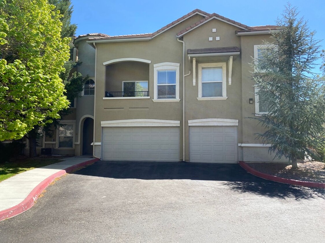 Primary Photo - Triana North - South Meadows - 2 Bed 2 Bath