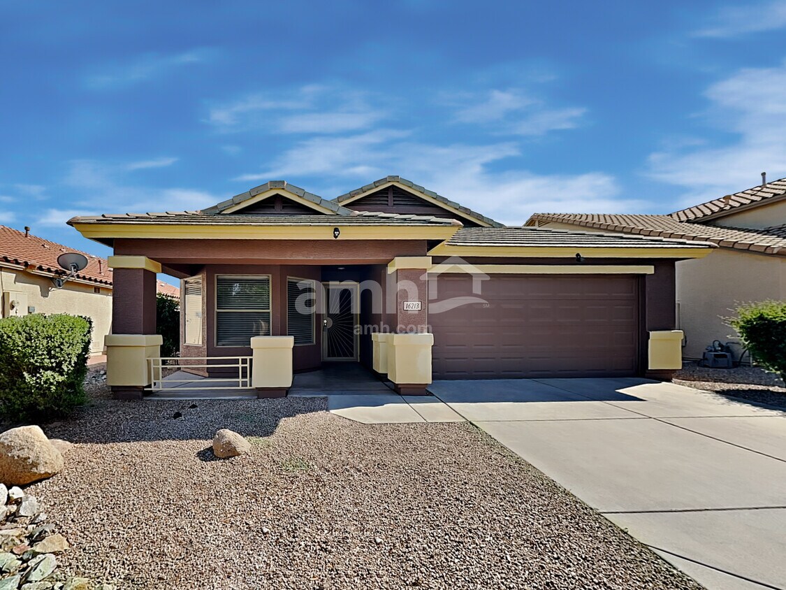 Primary Photo - 16213 W Latham St