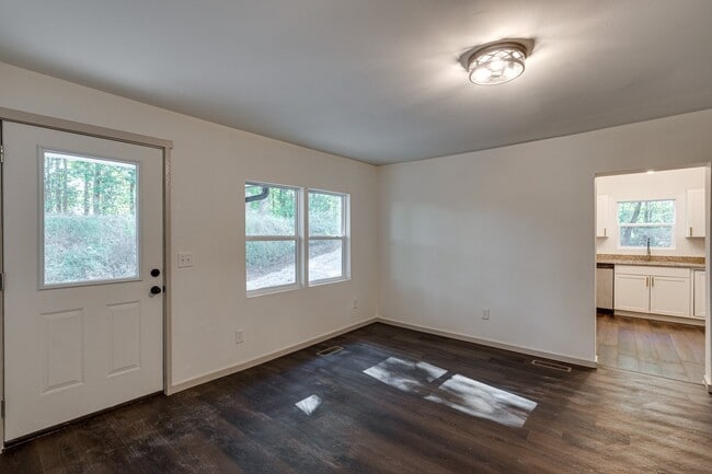 Building Photo - 22 Ridgeland Cir