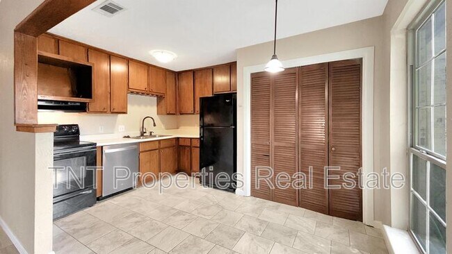 Foto del edificio - 605 San Saba Ct